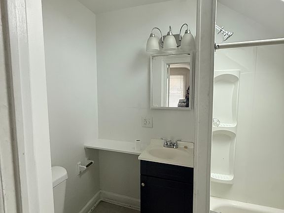 3rd image of 33 Colonial Ave #3