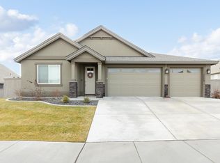 3061 Bobwhite Way, Richland, WA 99354