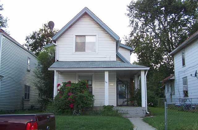 1st image of 122 S Neal Ave