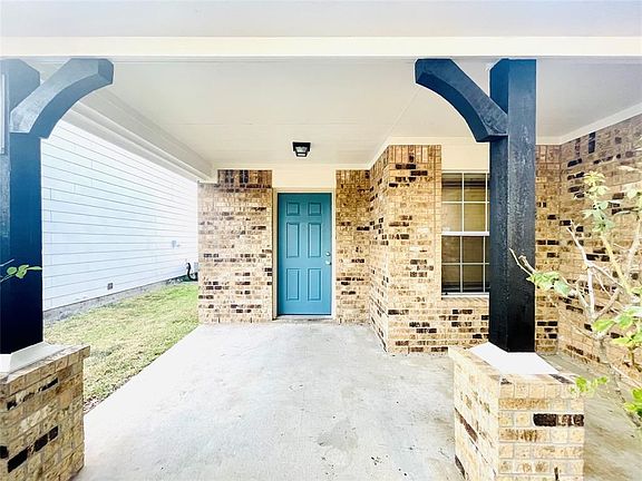 4th image of 24542 Lakecrest Village Dr