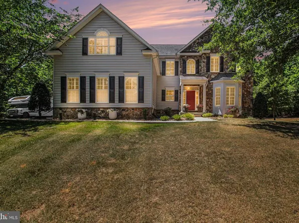 335 Gentle Breeze Cir, Fredericksburg, VA 22406