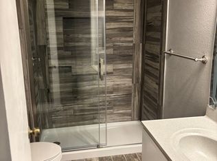 105 E Peachtree Dr, Nixa, MO 65714
