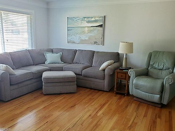 4th image of 6875 Reid Dr