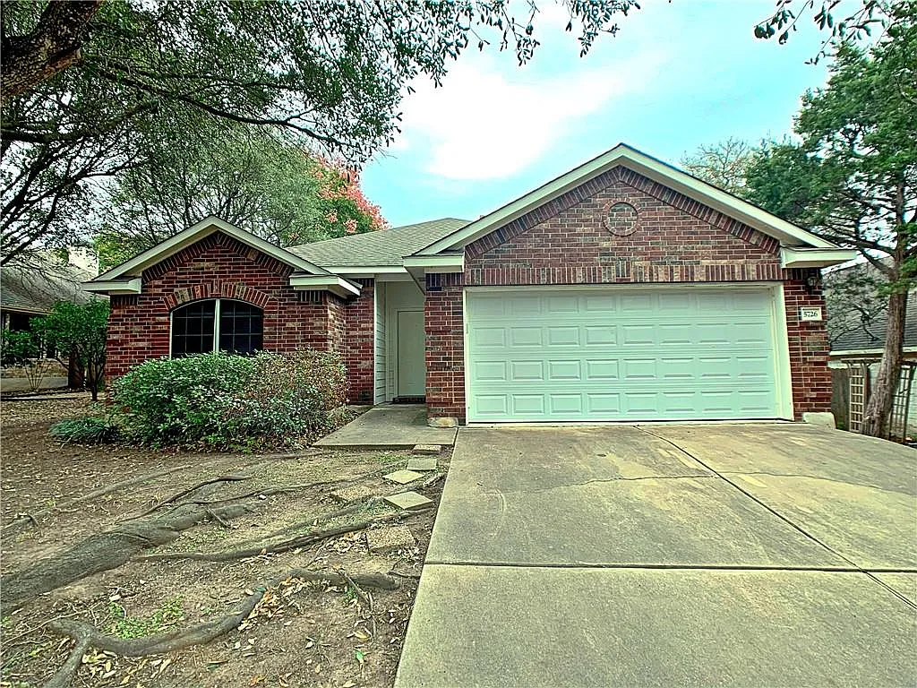 3 bed, 2.0 bath, 1772 sqft, $2,600 — Photo 1