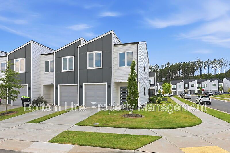1st image of 2029 Titanium Rock Rd