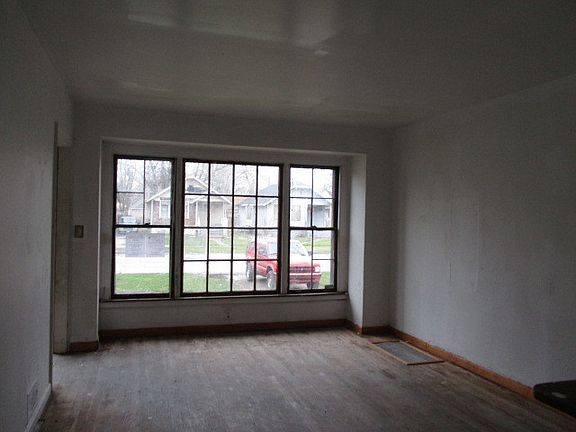 5th image of 14921 Ashland Ave