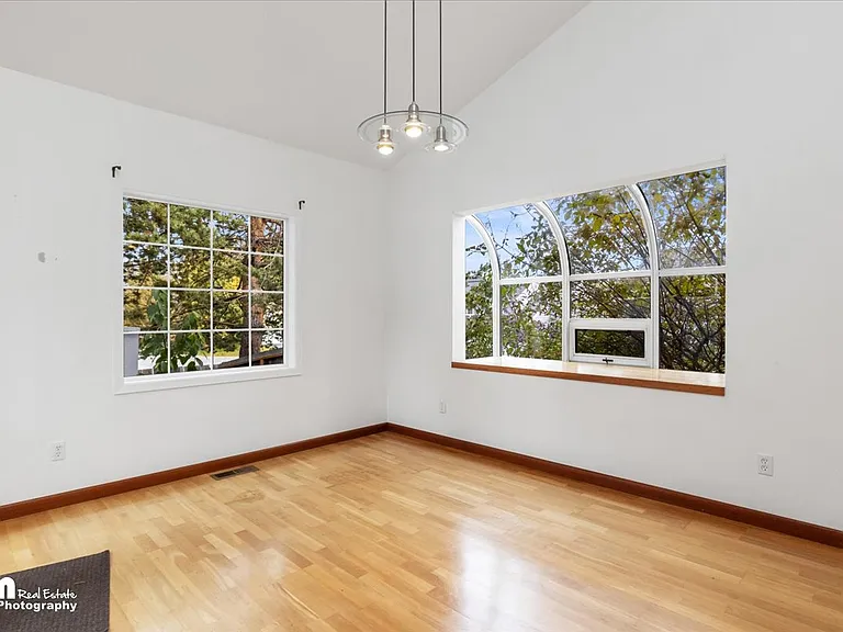 1831 Commodore Dr — Photo 5