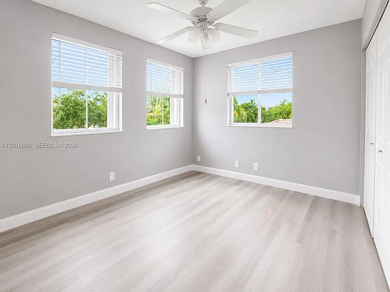 963 Falling Water Rd — Photo 15