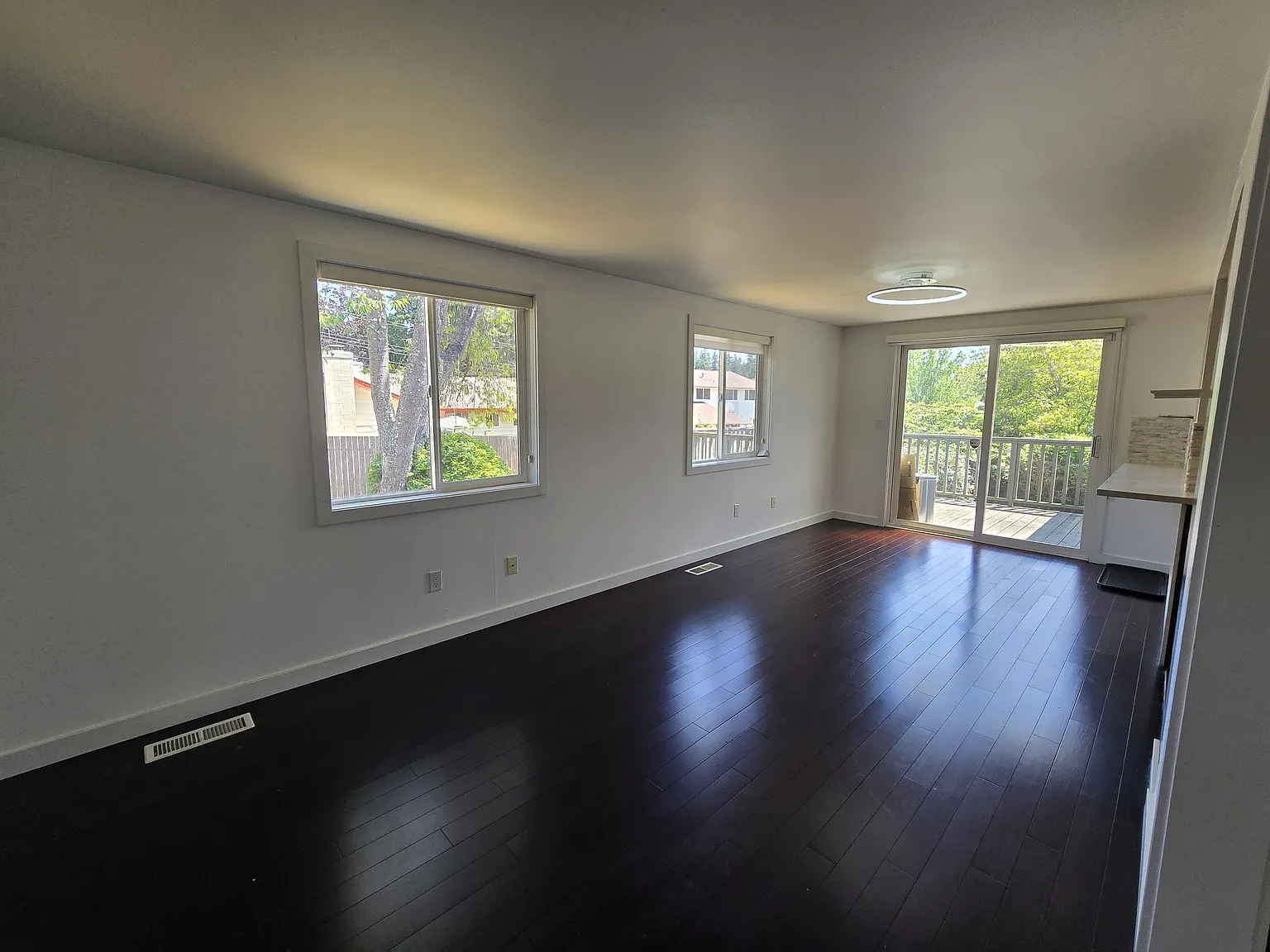 4 bed, 3.0 bath, 2400 sqft, $4,800 — Photo 2
