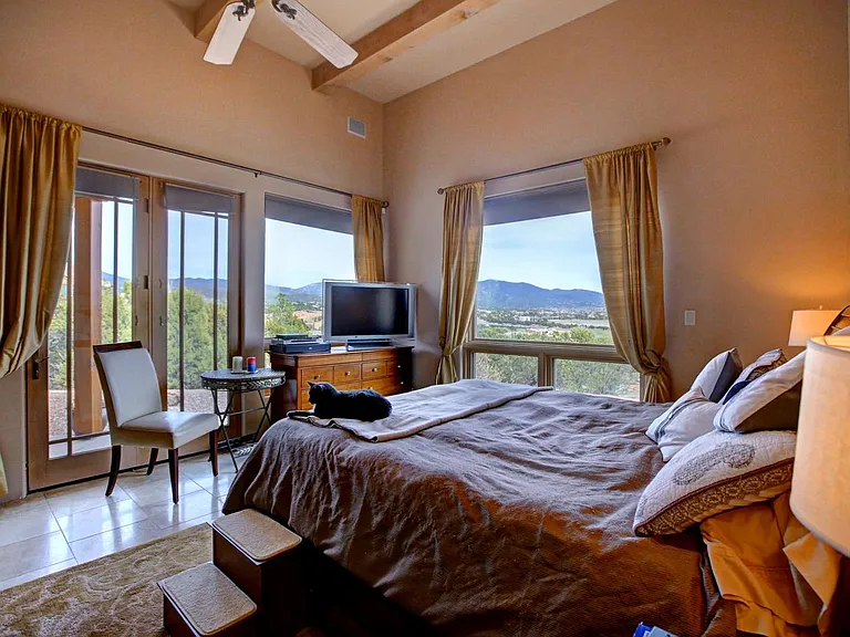1016A Calle Dorthia — Photo 14