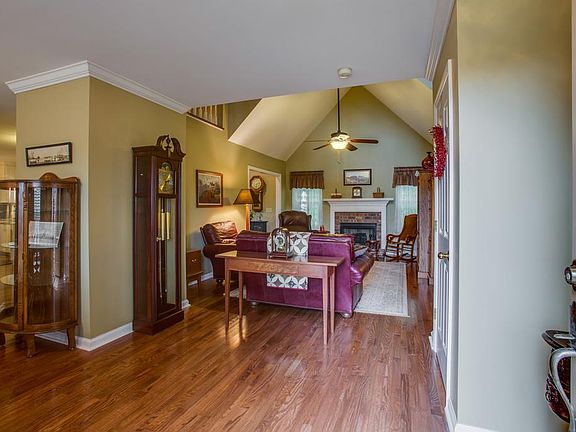5th image of 516 Cloverwood Ct