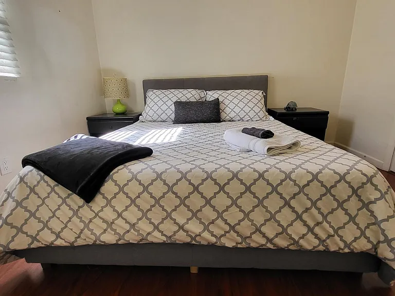 712 E Pierce St #1 — Photo 6
