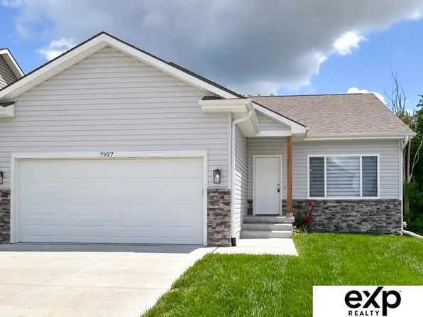 7927 N 93rd St, Omaha, NE 68122