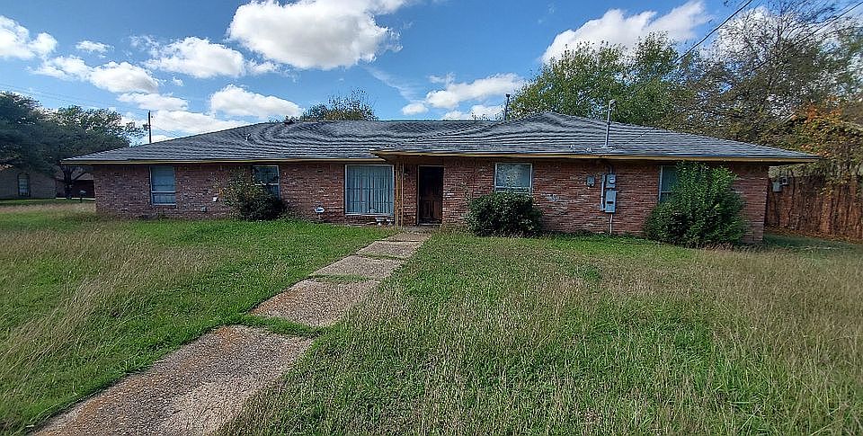 2nd image of 1715 Parkdale Dr