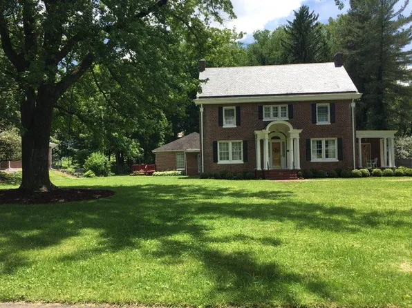 414 Oakhurst Ave, Bluefield, WV 24701