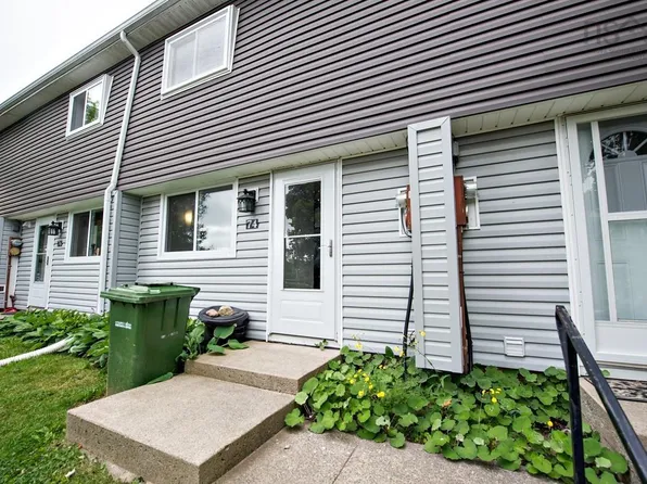 74 Cavendish Rd, Halifax, NS B3P 2J7