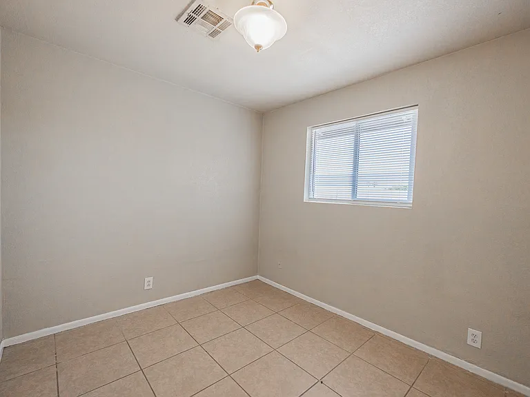 2062 E Nancy Ln — Photo 23