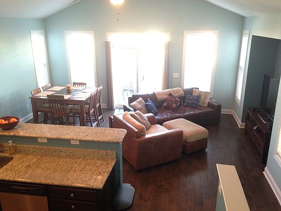 Living / dining area