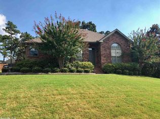 25 Ozark Dr, Maumelle, AR 72113