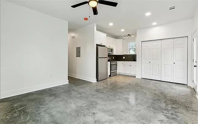 308 Riess Pl — Photo 3