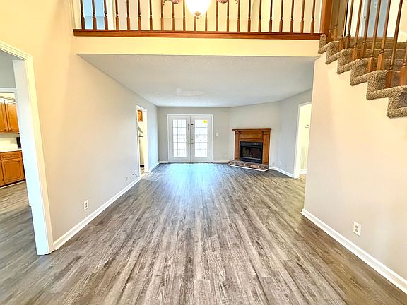 3rd image of 2247 Sweetbriar Dr