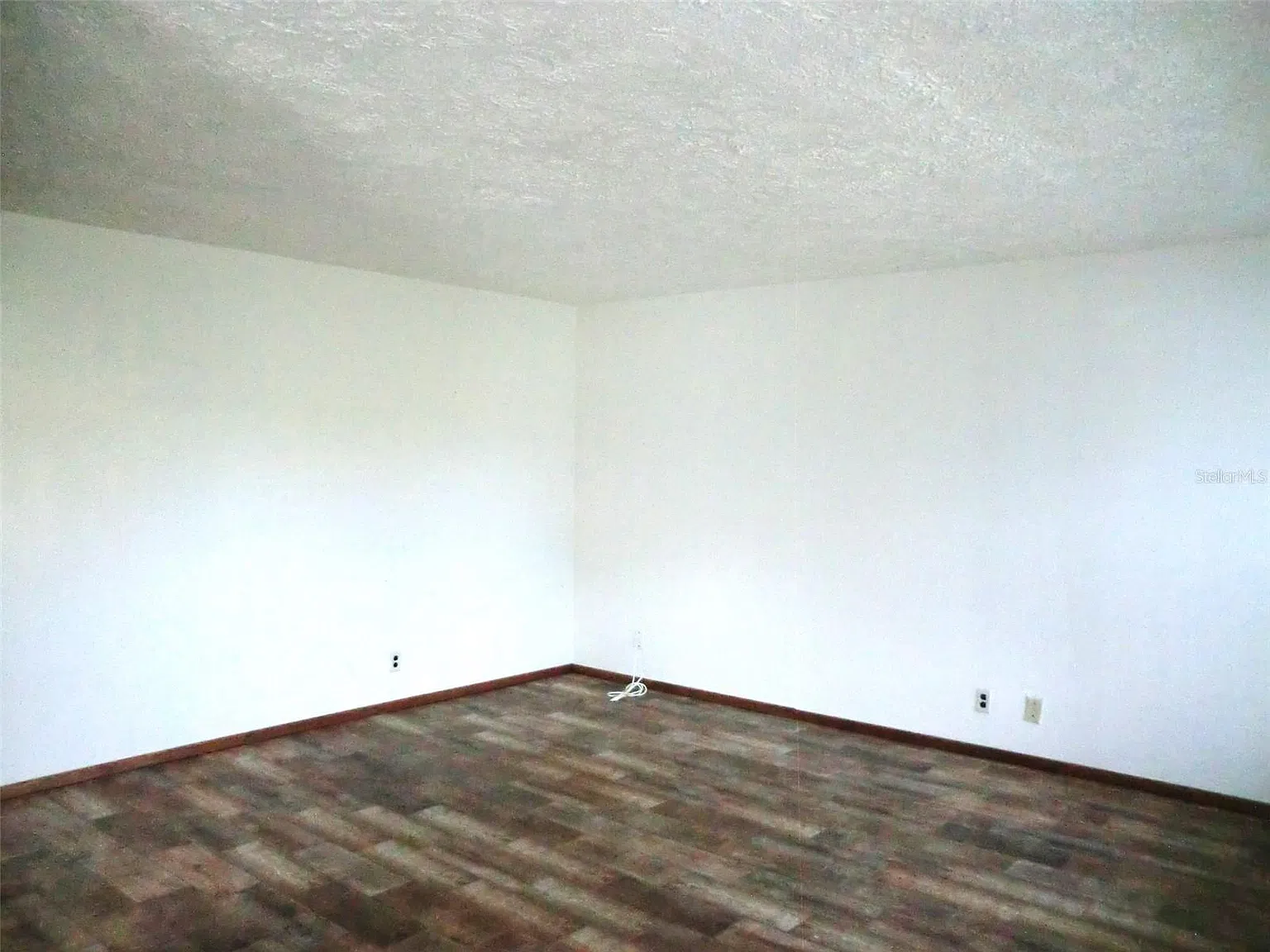 202 Bedford Trl — Photo 2