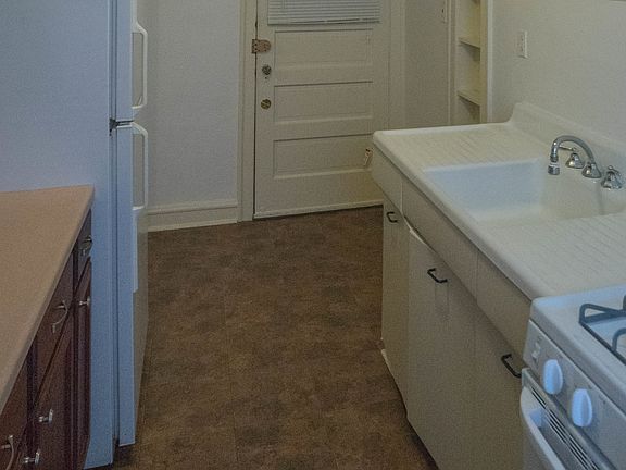 4th image of 836 Washington Blvd APT 2G