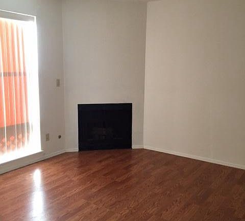 3rd image of 965 E Del Mar Blvd