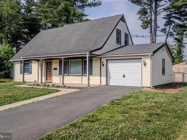 32 Haskell Ln, Willingboro, NJ 08046