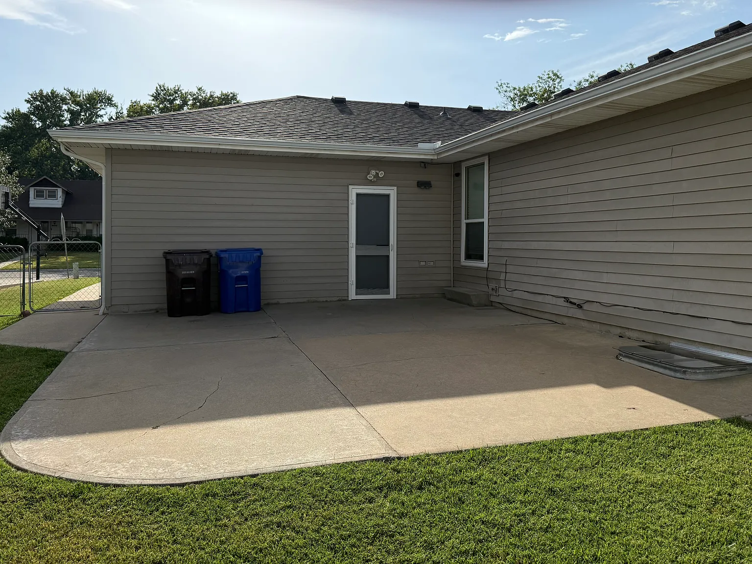 3 bed, 1915 sqft, $1,600 — Photo 3