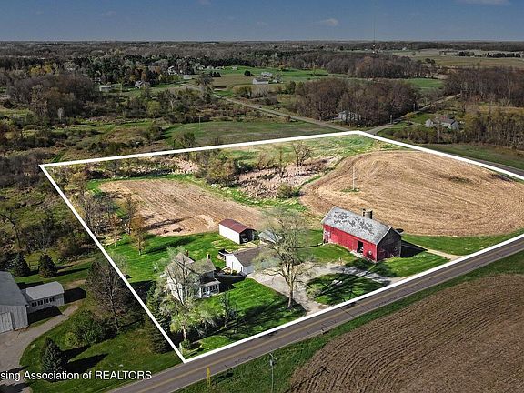 3rd image of 9682 Mount Hope Rd