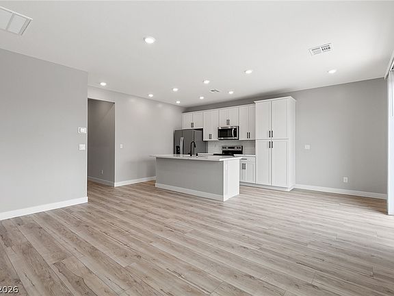 3rd image of 4445 Pioche Ave