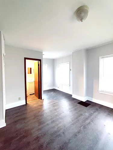 114 Clark St #4 Photo 1