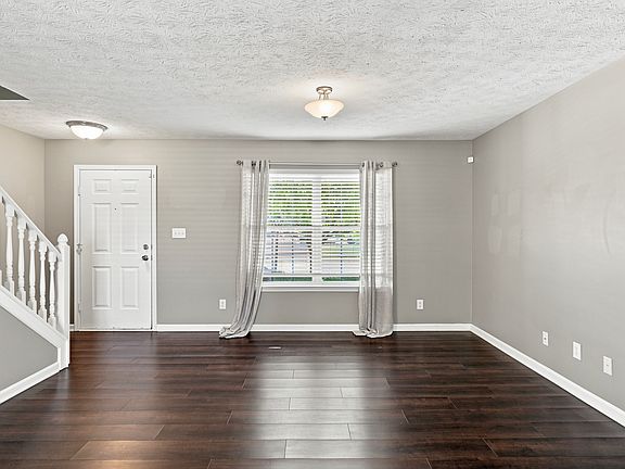 4th image of 2732 Monarchy Ln
