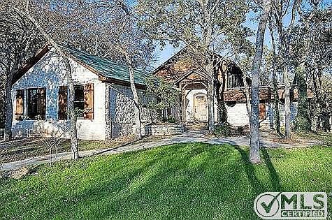 1st image of 853 Shady Ln