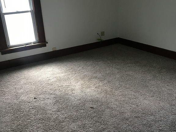 2nd image of 102 1/2 W Burnett St