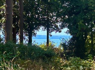 8175 Mossy Rock Rd, Clinton, WA 98236