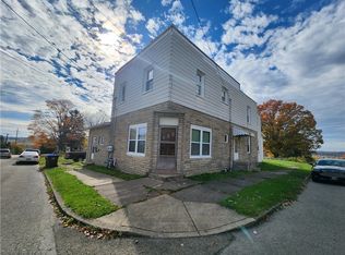 250 Emerson Ave, Farrell, PA 16121