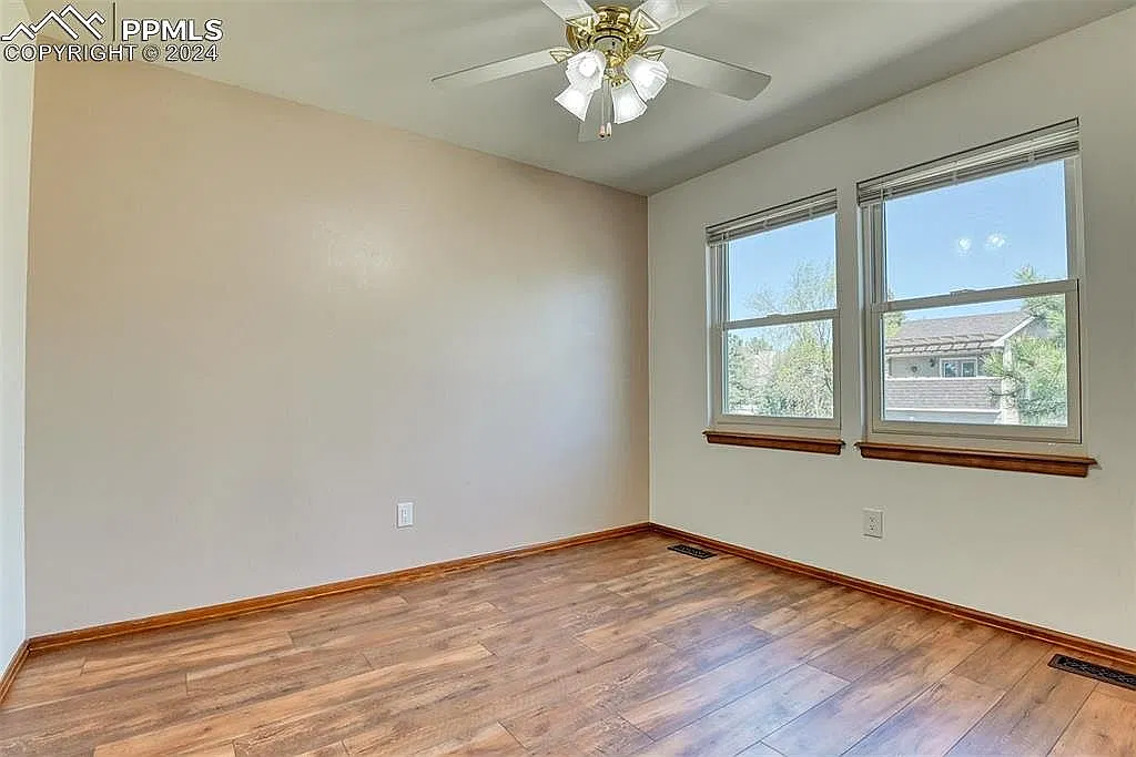 3 bed, 2.5 bath, 1779 sqft, $2,200 — Photo 4