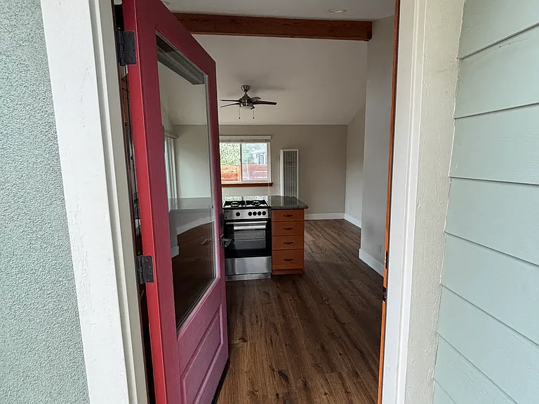 529 Hacienda Dr — Photo 9