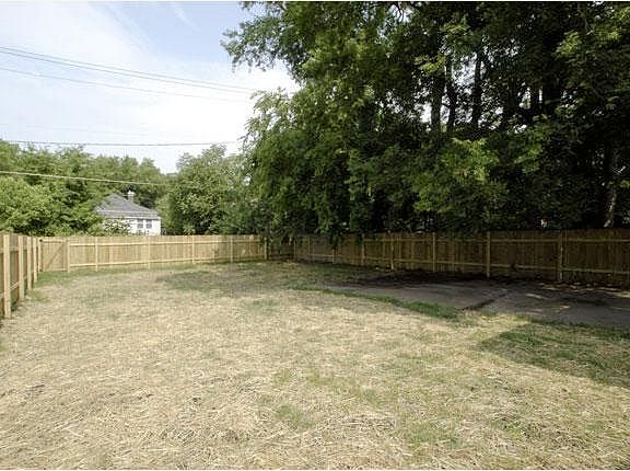 Large Fenced in Back Yard