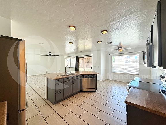 4th image of 8812 N 67th Dr