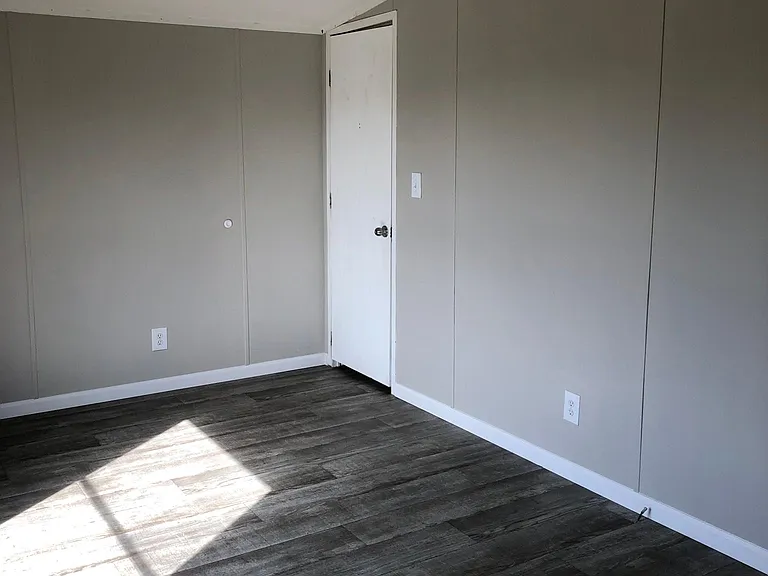 408 Samantha St — Photo 20