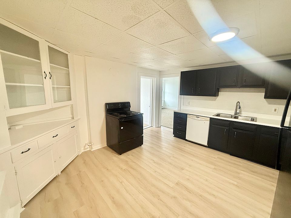 1st image of 403 25th St #2E