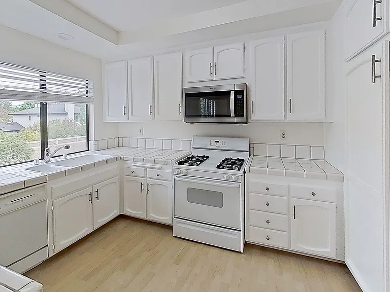 22525 Sherman Way #807 — Photo 5