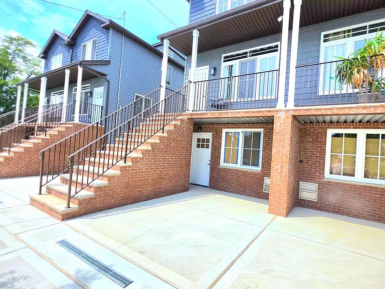 787 Olympia Blvd #1 — Photo 35