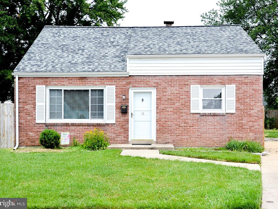 1st image of 16 Harvey Pl