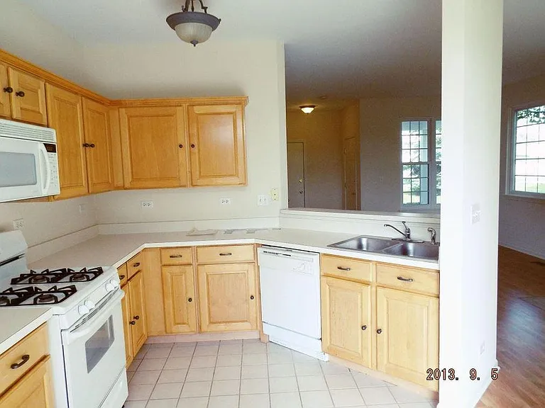 3091 Autumn Lake Dr — Photo 5