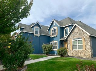 1989 Newhaven Loop, Richland, WA 99352