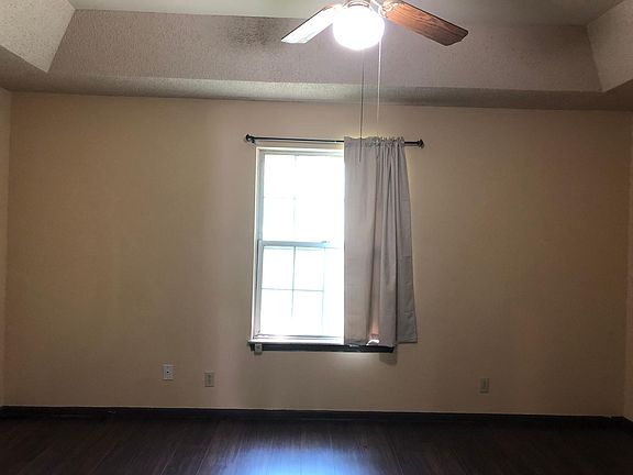 5th image of 8364 Metcalf Ave